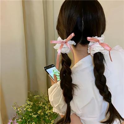 隔楼女孩：我们之间的层距